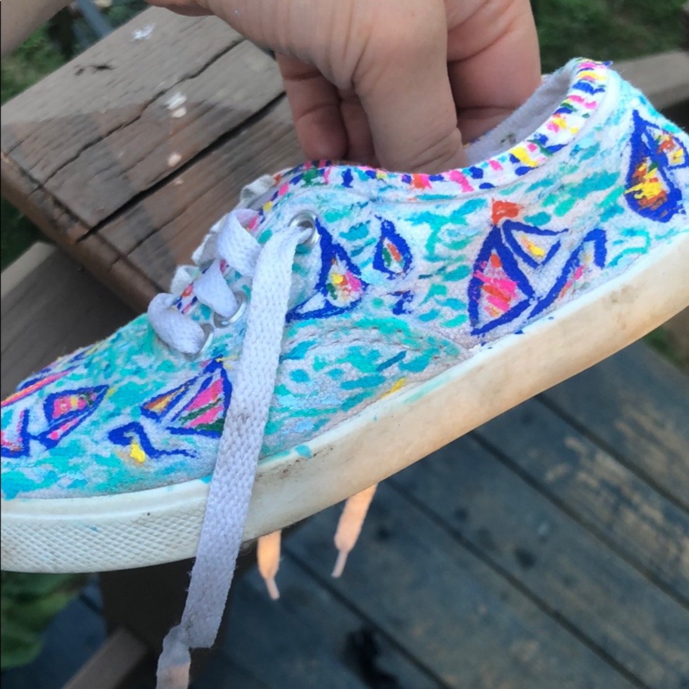 Lilly Pulitzer painted print sneakers - Picture 3 of 5